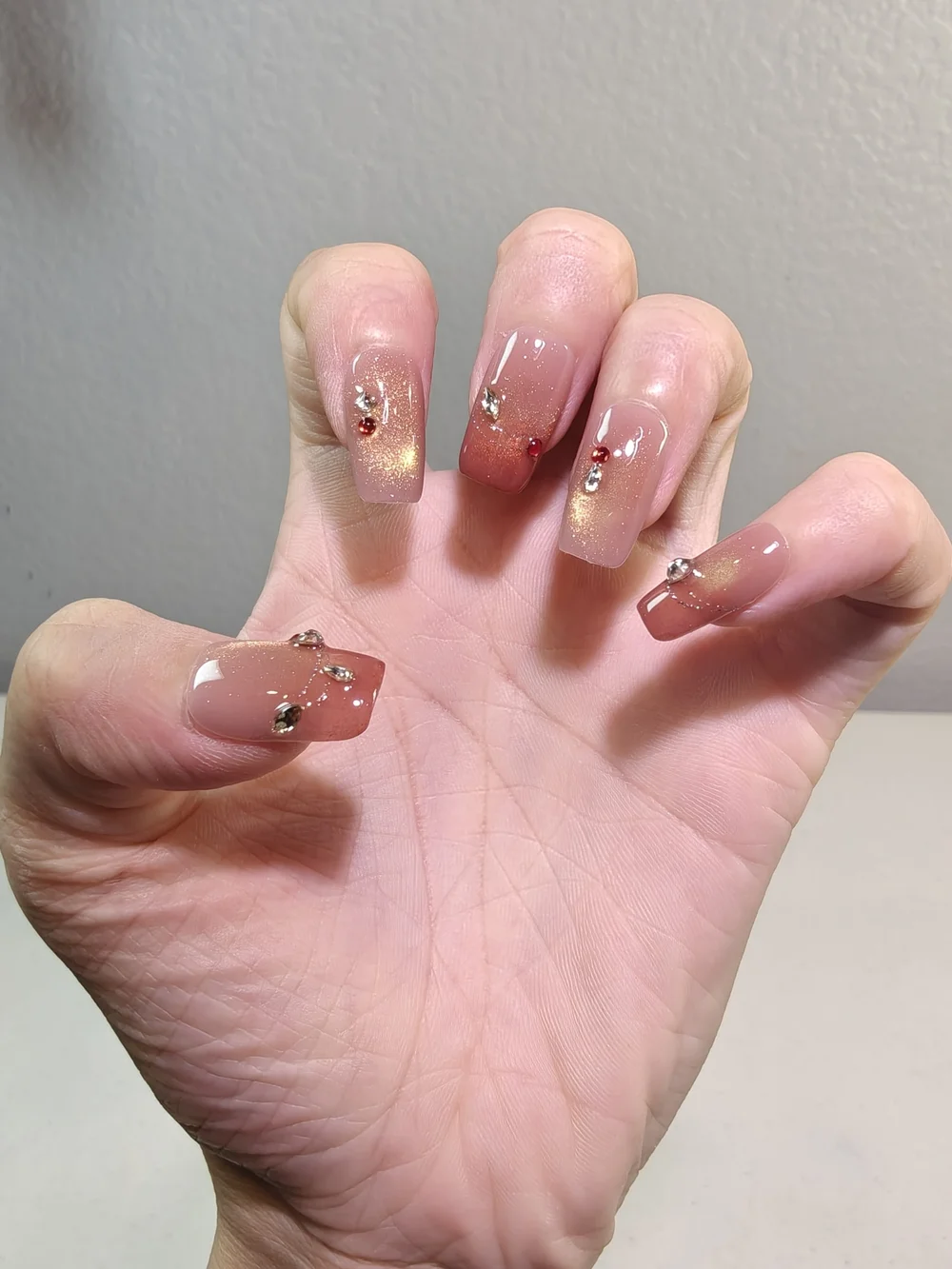 Nude Red Gold Ombre Cat Eye Short Square Press On Nails With Tiny Rhinestones